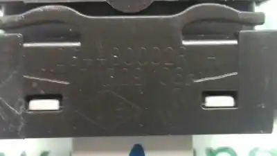 Peça sobressalente para automóvel em segunda mão trocar por renault laguna iii 2.0 d referências oem iam 284480002r  