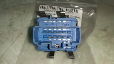 Peça sobressalente para automóvel em segunda mão botão / interruptor elevador vidro dianteiro esquerdo por renault clio iii authentique referências oem iam 2650305  8200307273c