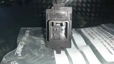 Peça sobressalente para automóvel em segunda mão botão / interruptor elevador vidro dianteiro direito por toyota corolla (e12) 1.4 d-4d luna compact referências oem iam 8481002041 37077a 