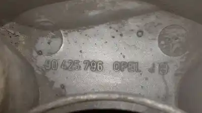 Peça sobressalente para automóvel em segunda mão tampa de jante por opel corsa b swing referências oem iam 90425796 2 tapas 