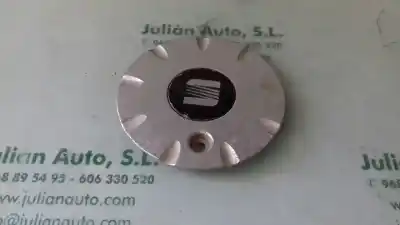 Recambio de automóvil de segunda mano de TAPACUBOS para SEAT CORDOBA BERLINA (6K2)  referencias OEM IAM 6K0601149C 1 UNIDAD 