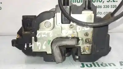 Second-hand car spare part front right door lock for renault clio iii authentique oem iam references   