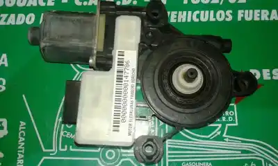 Peça sobressalente para automóvel em segunda mão Motor Elevador Vidro Traseiro Direito por SEAT LEON (5F1) Reference Referências OEM IAM 5Q0959812A  0130822726