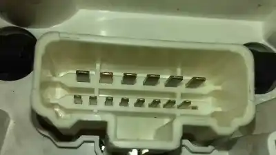 Peça sobressalente para automóvel em segunda mão comando de sofagem (chauffage / ar condicionado)  por renault clio iii emotion referências oem iam 030967w  69590001