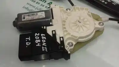 Peça sobressalente para automóvel em segunda mão elevador de vidros traseiro direito por seat leon (1p1) reference referências oem iam 1k0959704af  973624107