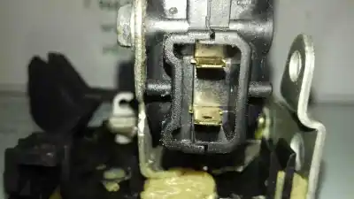 Peça sobressalente para automóvel em segunda mão fechadura da porta dianteira direita por dacia sandero básico referências oem iam   