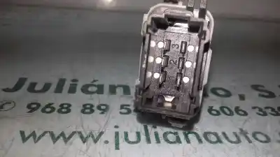 Second-hand car spare part right front power window switch for renault clio iii authentique oem iam references 2808203  
