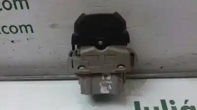 Second-hand car spare part right front power window switch for renault clio iii confort dynamique oem iam references 315013b  