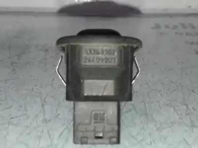 Second-hand car spare part right front power window switch for opel combo familiar oem iam references 13363102  24409207