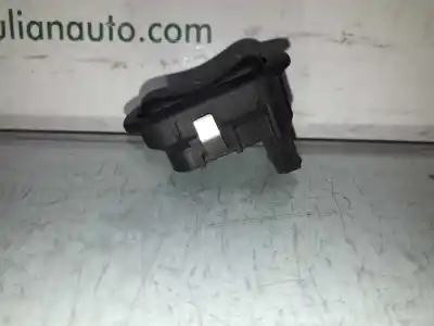 Second-hand car spare part right front power window switch for opel combo familiar oem iam references 13363102  24409207