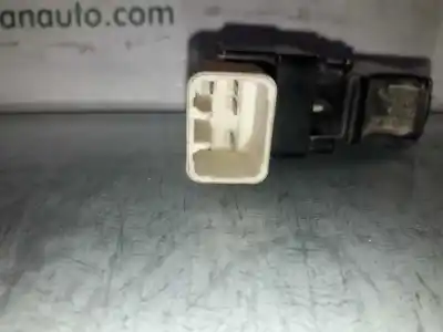 Peça sobressalente para automóvel em segunda mão botão / interruptor elevador vidro traseiro direito por daewoo kalos 1.2 se referências oem iam 3h25a  