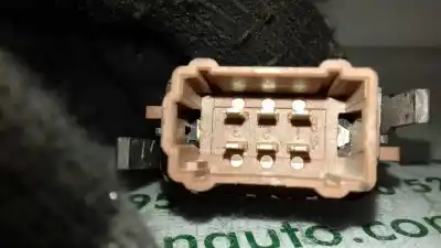 Peça sobressalente para automóvel em segunda mão trocar por opel vivaro combi 2.7t corto referências oem iam 8200104933  