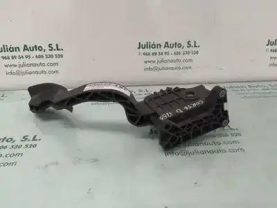 Second-hand car spare part Accelerator Pedal for OPEL CORSA D Expression OEM IAM references 13305804  B720
