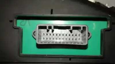 Peça sobressalente para automóvel em segunda mão quadrante por renault clio iii confort dynamique referências oem iam 8200582709h  