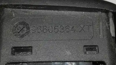 Second-hand car spare part right front power window switch for citroen c2 furio oem iam references 96605364xt  pa66gf15