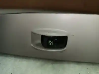 Pezzo di ricambio per auto di seconda mano interruttore alzacristalli anteriore destro per kia opirus básico riferimenti oem iam s160  