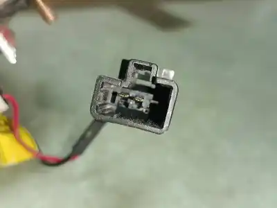 Peça sobressalente para automóvel em segunda mão farolim interior traseiro direito por kia opirus básico referências oem iam 2357  