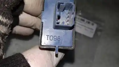 Second-hand car spare part right front power window switch for opel combo d kasten l2h1 2.4t oem iam references t098  
