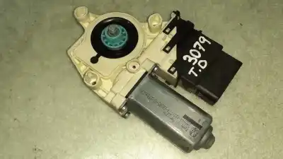 Tweedehands auto-onderdeel ACHTER RAAMMOTOR RECHTS voor VOLKSWAGEN TOURAN (1T1)  OEM IAM-referenties 961770335  1K0959704J