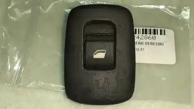 Peça sobressalente para automóvel em segunda mão botão / interruptor elevador vidro traseiro direito por peugeot 207 xs referências oem iam 