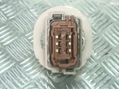 Second-hand car spare part right front power window switch for renault clio iii confort dynamique oem iam references 156018100  