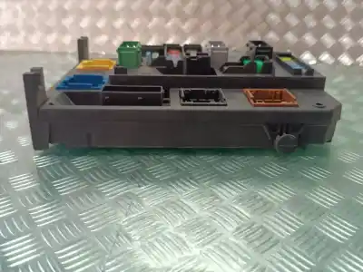 Second-hand car spare part fuse box unit for citroen c4 picasso feel oem iam references 9806687980  bsiq0401