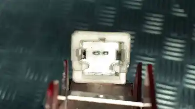 Second-hand car spare part central brake light for renault kangoo dynamique oem iam references 89071180sg 89071177ag 439496dag