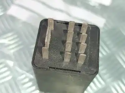 Pezzo di ricambio per auto di seconda mano relè per audi a4 avant (8e) 2.0 tdi riferimenti oem iam 4e0907282a  0281003029