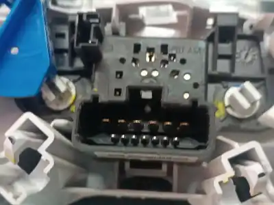 Peça sobressalente para automóvel em segunda mão comando de sofagem (chauffage / ar condicionado)  por dacia duster ambiance 4x2 referências oem iam h79ph2  n112381j