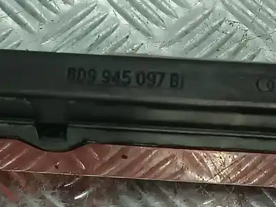 Автозапчасти б/у центральный стоп-сигнал за audi a3 (8l) 1.9 tdi ссылки oem iam 8d9945097b  