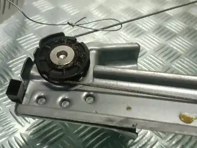 Peça sobressalente para automóvel em segunda mão elevador de vidros traseiro direito por dacia sandero stepway essential referências oem iam 827202131r  