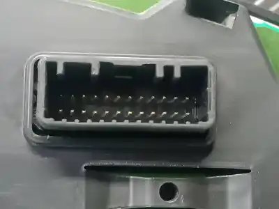 Peça sobressalente para automóvel em segunda mão quadrante por dacia sandero stepway essential referências oem iam 248102383r  2131255