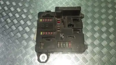 İkinci el araba yedek parçası RÖLE/SIGORTA KUTUSU için RENAULT MEGANE II CLASSIC BERLINA  OEM IAM referansları 8200306033A  S118399300J
