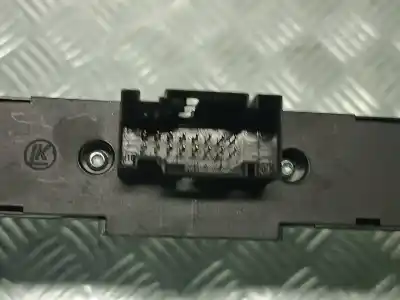 Second-hand car spare part hazard warning lights for opel astra gtc 1.7 16v cdti oem iam references 13100107  