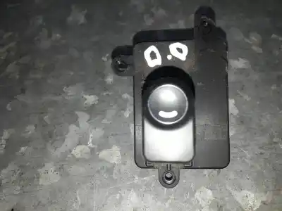 Second-hand car spare part right front power window switch for hyundai i30cw 1.4 cat 109 cv / 80 kw oem iam references 935752l011