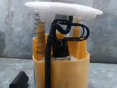 Автозапчастина б/у паливний насос для dacia duster (pym/pyn) duster посилання на oem iam 172026457r  100118941ac