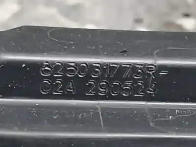 İkinci el araba yedek parçası sol arka kapi kilidi için dacia duster (pym/pyn) duster oem iam referansları 825031773r  c2a290524