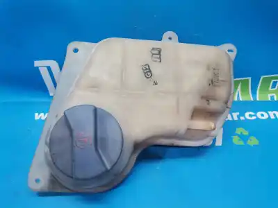 Pièce détachée automobile d'occasion VASE D'EXPANSION DE LIQUIDE DE REFROIDISSEMENT pour VOLKSWAGEN PASSAT B5.5 (3B3)  Références OEM IAM 8D0121403L  