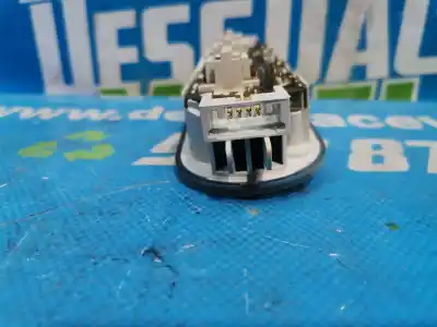 Second-hand car spare part interior light for nissan note (e11e) tekna oem iam references 8200073234  