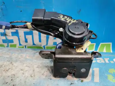 Second-hand car spare part trunk lock for toyota corolla (_e12_) 1.4 d (nde120_) oem iam references 1104  