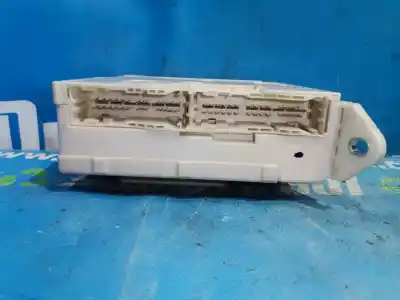 Second-hand car spare part fuse box unit for lexus is200 (ds2/is2) 220d oem iam references 8273053022  