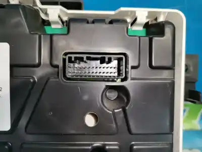 Peça sobressalente para automóvel em segunda mão quadrante por renault captur life referências oem iam 248108566r  vpfrrf10849md