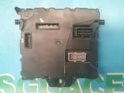 Second-hand car spare part fuse box unit for renault kangoo expression profesional oem iam references 8200870483