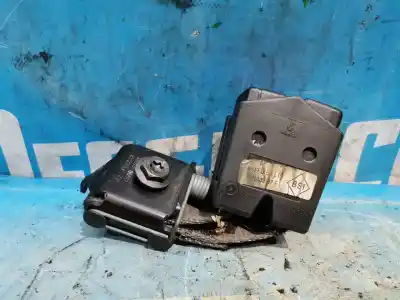 Автозапчастина б/у задній центральний гачок для renault clio ii fase i (b/cbo) 1.2 16v alize 75 cv / 55 kw посилання на oem iam 03306235blk  