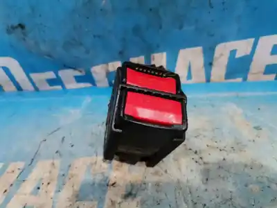 Автозапчастина б/у задній центральний гачок для renault clio ii fase i (b/cbo) 1.2 16v alize 75 cv / 55 kw посилання на oem iam 03306235blk