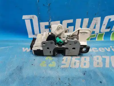 Second-hand car spare part left front door lock for dodge caliber 2.0 s oem iam references p04589409ag  