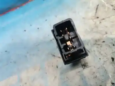 Peça sobressalente para automóvel em segunda mão botão / interruptor elevador vidro traseiro esquerdo por kia sorento 2.4 16v cat referências oem iam 