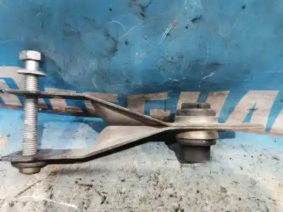 Pièce détachée automobile d'occasion SUPPORT MOTEUR pour RENAULT CLIO II FASE I (B/CBO)  Références OEM IAM 8200125539  