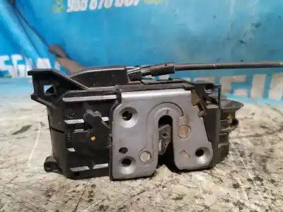 Second-hand car spare part LEFT FRONT DOOR LOCK for RENAULT MEGANE III COUPE  OEM IAM references 805030003R  