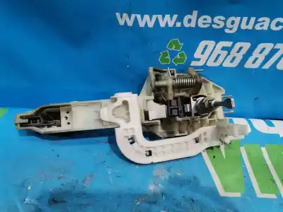 Peça sobressalente para automóvel em segunda mão puxador exterior dianteiro esquerdo por kia carens iv 1.7 crdi referências oem iam 